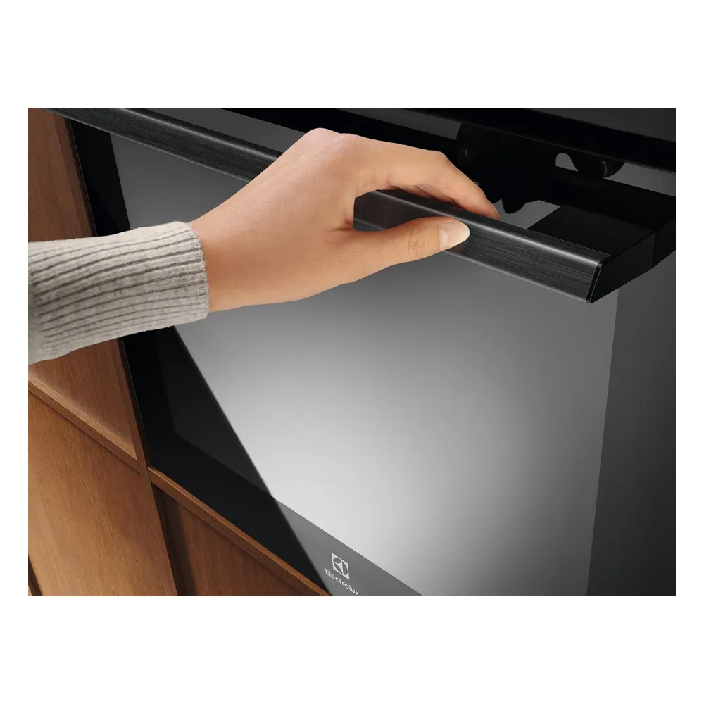 Electrolux Four encastrable 72 L COX8P08WH